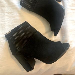 Like new report heels